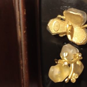 Vintage Roxanne Assoulin Clip Earrings